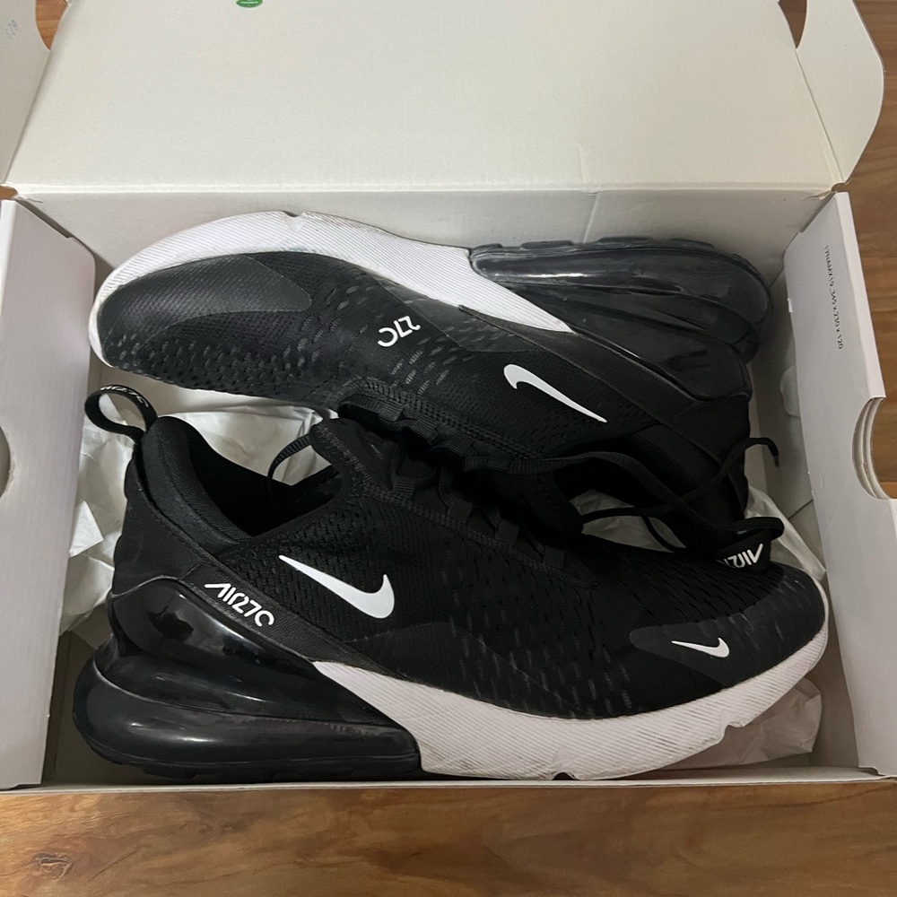 Nike Air Max 270 Men’s Size 11